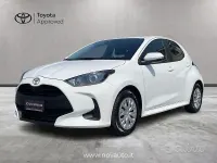 Usata Toyota Yaris Hybrid Active 116 CV (85 kW) 2024 Bianco Berlina