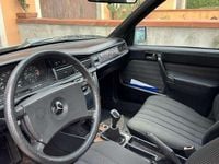 Usata Mercedes 190 122 CV (89 kW) 1984 Berlina