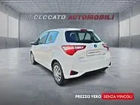 Usata Toyota Yaris Hybrid Cool 101 CV (74 kW) 2019 Bianco Utilitaria