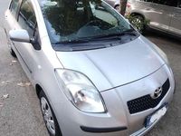 Usata Toyota Yaris Sol 69 CV (50 kW) 2008 Argento Utilitaria