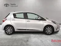 Usata Toyota Yaris Hybrid Active 100 CV (73 kW) 2017 Grigio Berlina
