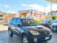 Usata Toyota RAV4 116 CV (85 kW) 2004 Blu SUV