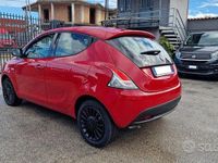 Usata Lancia Ypsilon 69 CV (50 kW) 2019 Rosso Utilitaria