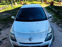 Usata Renault Clio II Dynamique 75 CV (55 kW) 2010 Grigio Berlina
