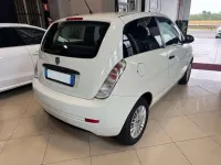 Usata Lancia Ypsilon 60 CV (44 kW) 2010 Bianco Utilitaria
