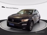 Usata VW T-Roc Business 150 CV (110 kW) 2021 Grigio urano/tetto bianco SUV