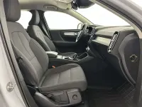 Usata Volvo XC40 Momentum 129 CV (94 kW) 2022 Argento SUV