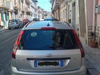 Usata Ford Fiesta 68 CV (50 kW) 2006 Grigio Utilitaria