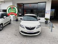 Usata Lancia Ypsilon Gold 70 CV (51 kW) 2023 Bianco Utilitaria