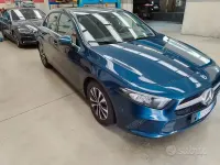 Usata Mercedes A180 Premium 116 CV (85 kW) 2020 Blu Berlina