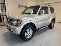 Usata Mitsubishi Pajero 116 CV (85 kW) 2001 Grigio SUV