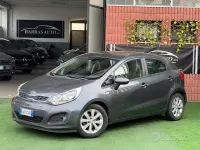 Usata Kia Rio Active 85 CV (62 kW) 2014 Grigio Berlina