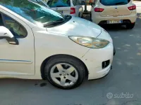 Usata Peugeot 207 68 CV (50 kW) 2011 Bianco Berlina
