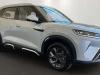 Nuova BYD Atto 2 Boost 212 CV (155 kW) 2026 Skiing white SUV