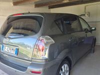 Usata Toyota Corolla Verso 136 CV (100 kW) 2006 Grigio Monovolume