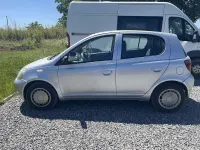 Begagnad Toyota Yaris Luna 86 HK (63 kW) 2001 Grå Sedan