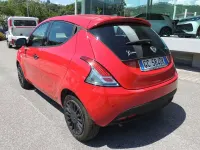 Usata Lancia Ypsilon Silver 69 CV (50 kW) 2020 Rosso Utilitaria