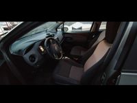 Usata Toyota Yaris Hybrid 73 CV (53 kW) 2018 Grigio Utilitaria