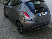 Usata Lancia Ypsilon Gold 69 CV (50 kW) 2019 Grigio Utilitaria