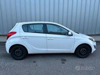 Usata Hyundai i20 75 CV (55 kW) 2013 Bianco Berlina