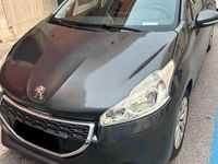 Usata Peugeot 208 68 CV (50 kW) 2014 Grigio Utilitaria