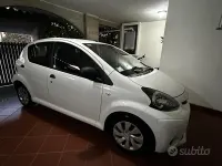 Usata Toyota Aygo Connect Style 68 CV (50 kW) 2014 Bianco Utilitaria