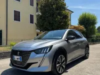 Usata Peugeot 208 GT 102 CV (75 kW) 2022 Grigio Utilitaria