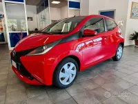 Usata Toyota Aygo X-play 69 CV (50 kW) 2016 Rosso Utilitaria