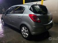 Usata Opel Corsa Edition 75 CV (55 kW) 2010 Grigio Berlina