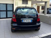 Usata Mercedes A180 109 CV (80 kW) 2010 Nero Monovolume