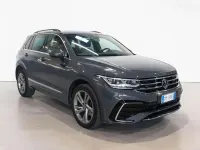 Usata VW Tiguan R-line 150 CV (110 kW) 2023 Grigio chiaro SUV