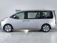Usata Hyundai Staria 241 CV (177 kW) 2023 Shimmering silver Monovolume