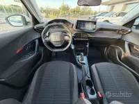 Usata Peugeot 2008 Active 131 CV (96 kW) 2021 Bianco SUV
