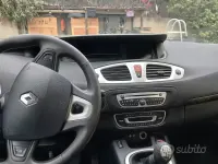 Usata Renault Scenic E-Tech 110 CV (80 kW) 2010 Grigio Monovolume