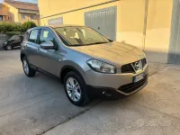 Usata Nissan Qashqai Tekna 150 CV (110 kW) 2011 Grigio SUV