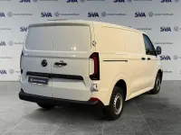 Nuova VW T7 150 CV (110 kW) 2025 Clear white: pastello Furgone
