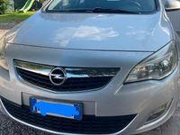 Usata Opel Astra Sport 110 CV (80 kW) 2011 Grigio Berlina