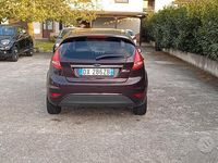 Usata Ford Fiesta Titanium 92 CV (67 kW) 2009 Viola Utilitaria