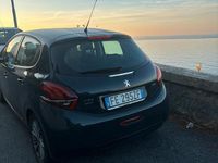 Usata Peugeot 208 68 CV (50 kW) 2016 Blu Utilitaria
