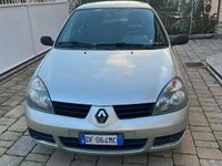 Usata Renault Clio II Dynamique 75 CV (55 kW) 2007 Oro Berlina