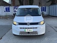 Usata VW Caddy Life 122 CV (89 kW) 2022 Bianco Monovolume
