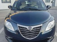 Usata Lancia Ypsilon Platinum 69 CV (50 kW) 2015 Blu Utilitaria