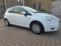 Usata Fiat Grande Punto Active 75 CV (55 kW) 2007 Bianco Utilitaria