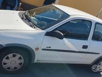 Usado Opel Corsa Swing 65 HP (47 kW) 1999 Branco Citadino