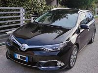 usata Toyota Auris Hybrid 