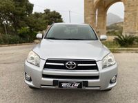 usata Toyota RAV4 RAV 42.2 D-4D 150 CV DPF CON GANCIO