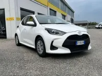 Usata Toyota Yaris Hybrid Active 92 CV (67 kW) 2025 Bianco Berlina