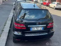 Usata Mercedes B200 140 CV (102 kW) 2011 Nero Utilitaria
