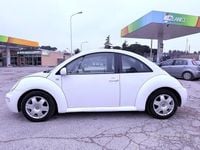 Usata VW New Beetle 89 CV (65 kW) 2001 Bianco Utilitaria