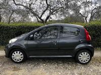 Usata Peugeot 107 68 CV (50 kW) 2007 Grigio Utilitaria